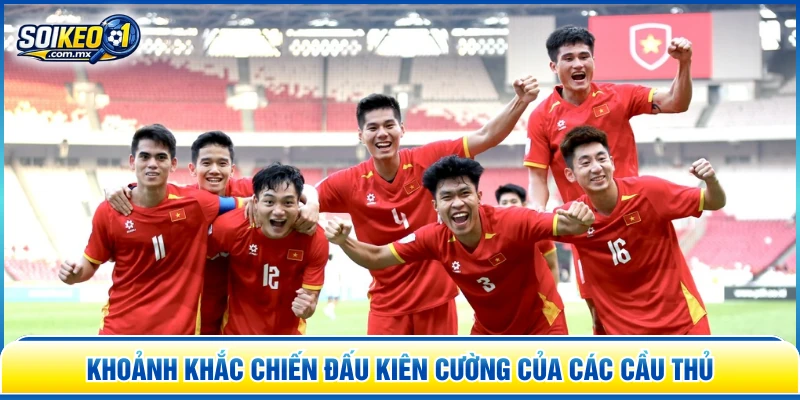 Khoảnh khắc chiến đấu kiên cường của các cầu thủ